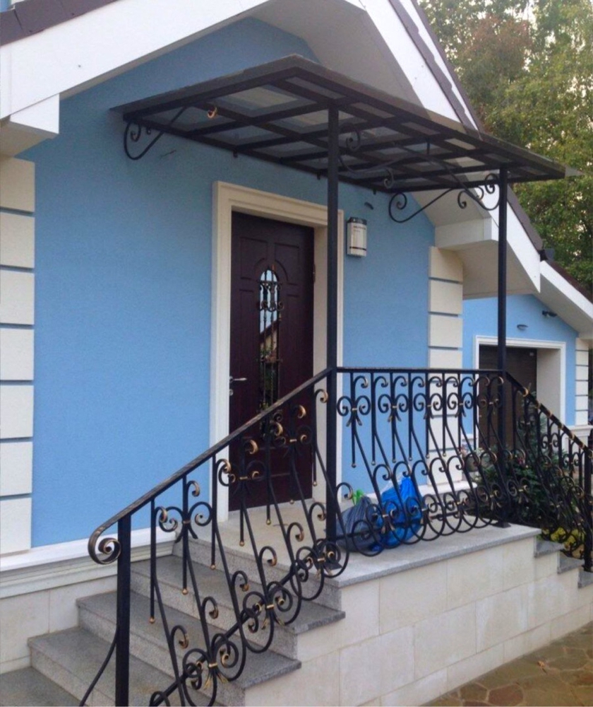 Навес для автомобиля двускатный перед гаражом